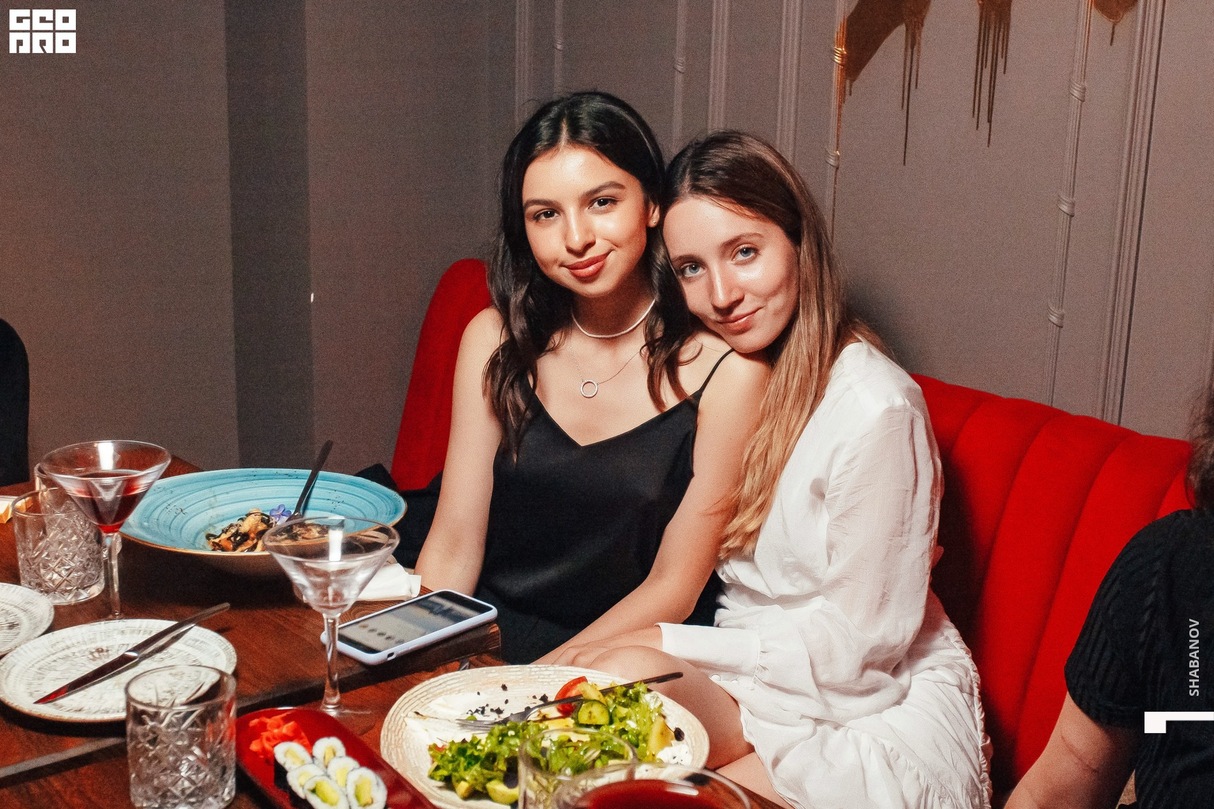 Friday party 10
