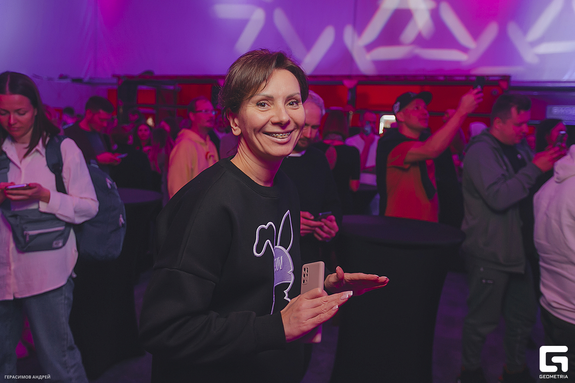 250 Red Arena 8. 02.jpg