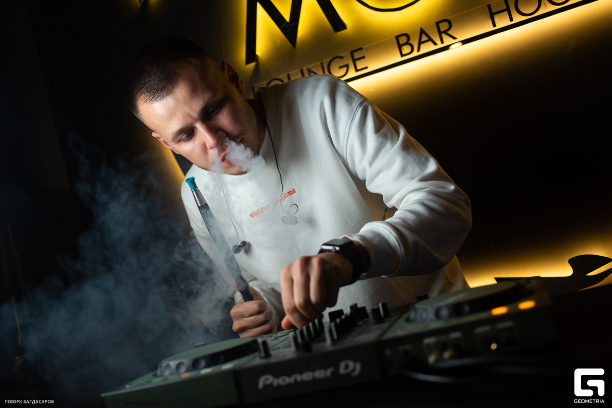 Friday night in Moon Lounge Bar 14