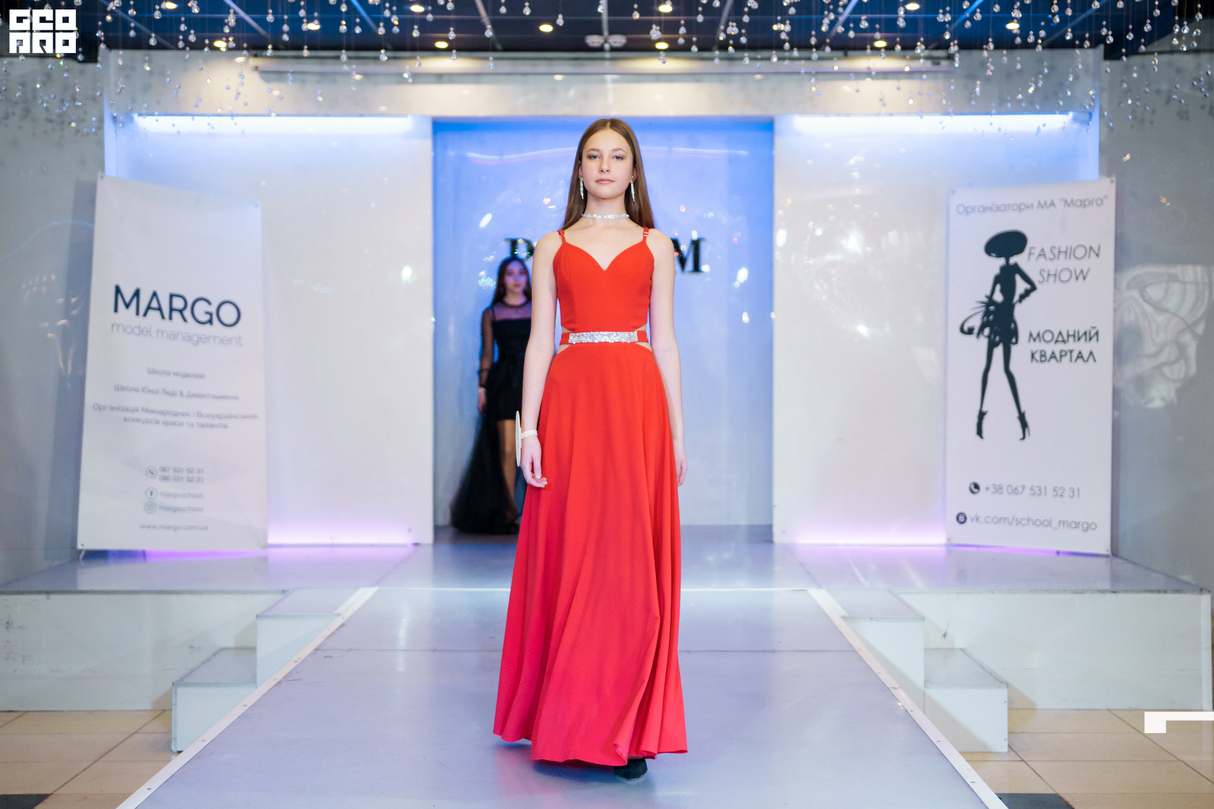 Podium - Відкритий урок Школи MARGO  Fashion show "Модний квартал" Ч2 17