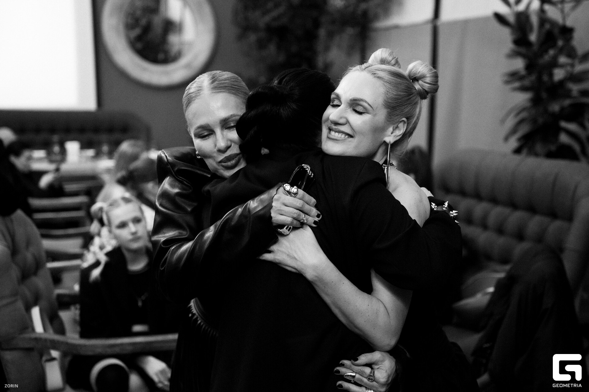 272-20-55-17-25-05-25- Zorin_resized.jpg