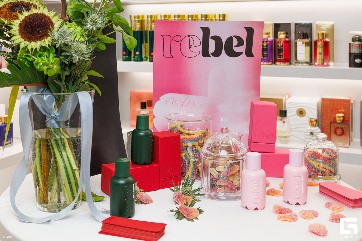 BEL REBEL В MOLECULE 21