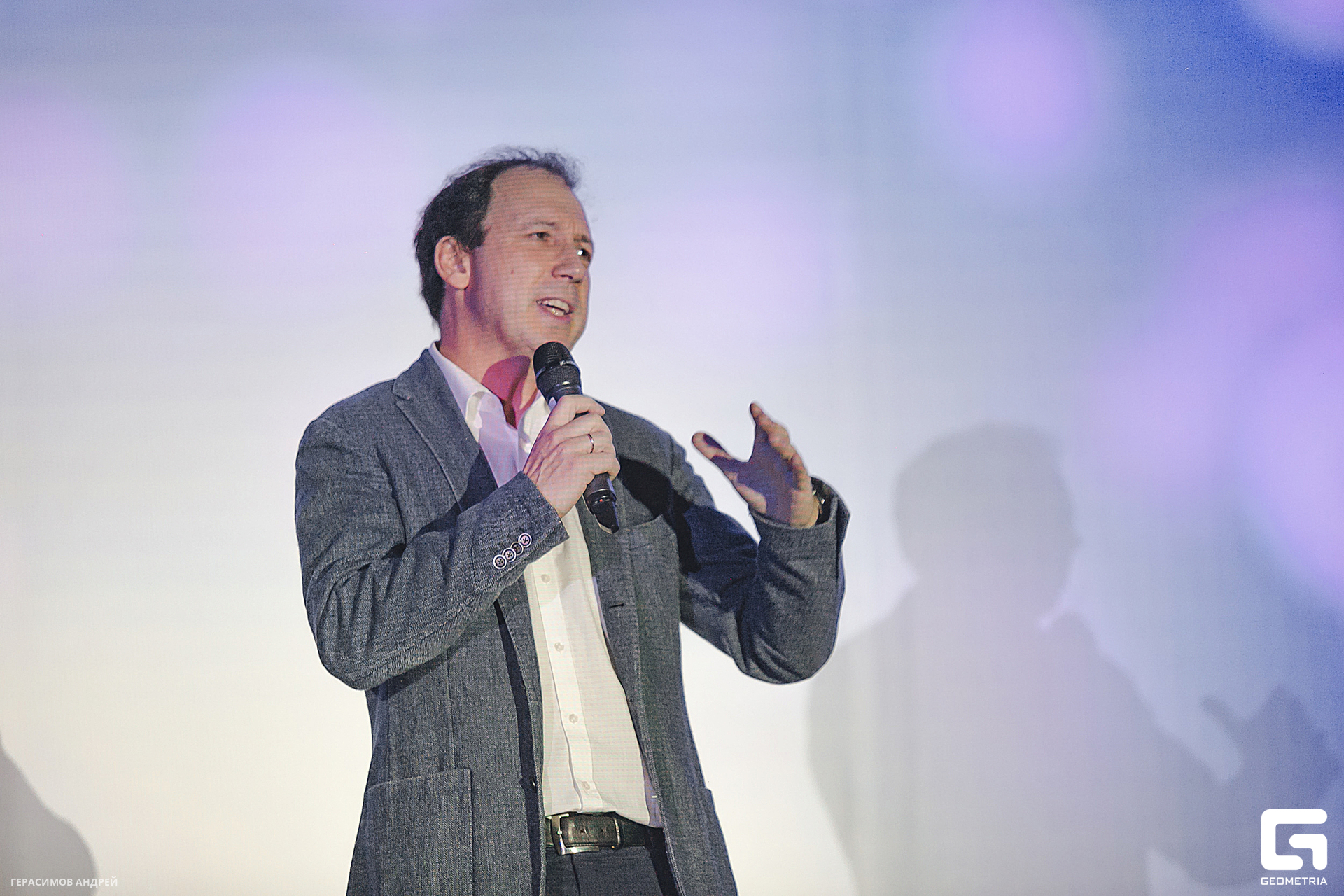 210 Red Arena 8. 02.jpg