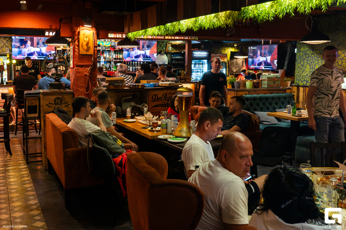 Финал Чемпионата Европы по футболу в Olster pub 15