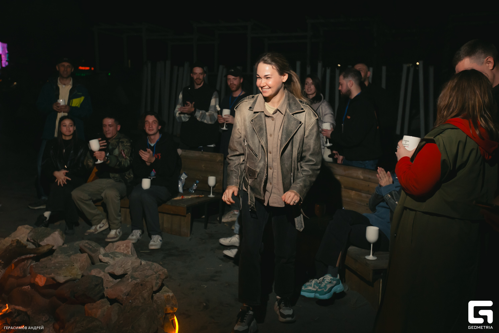 043 Geo conference 9. 12 костер.jpg