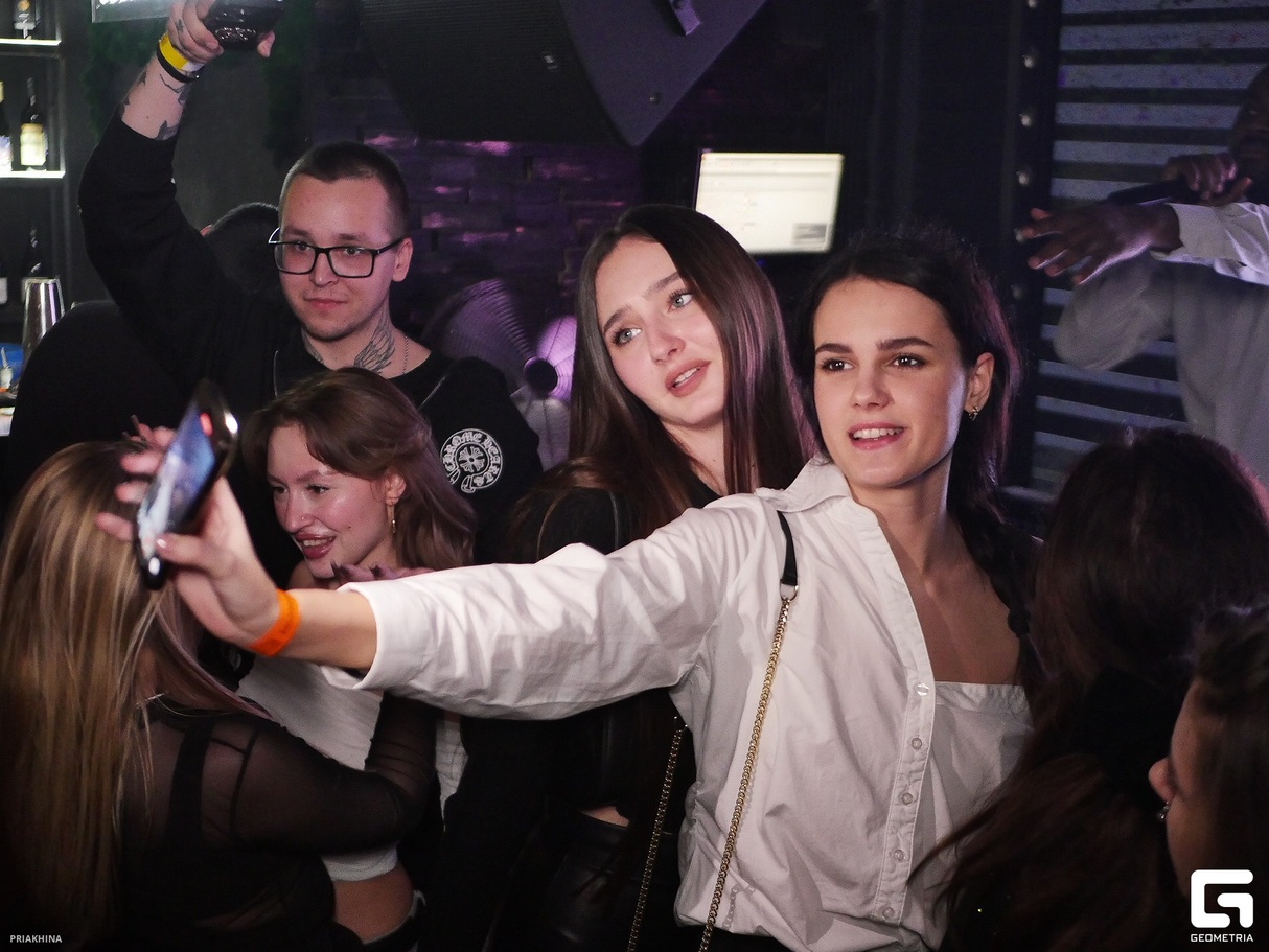 Saturday party 8