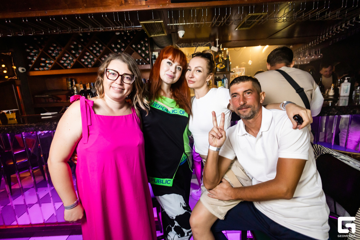 Saturday party 26