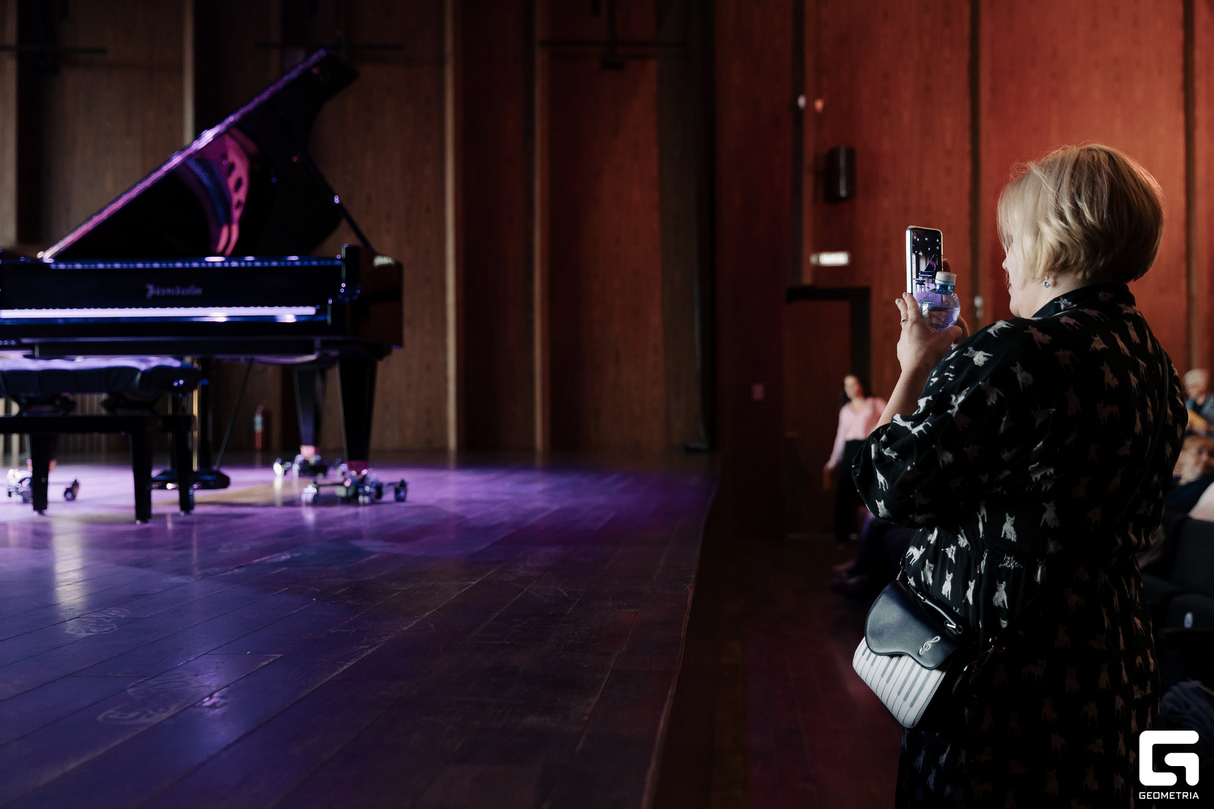 Pianissimo 25