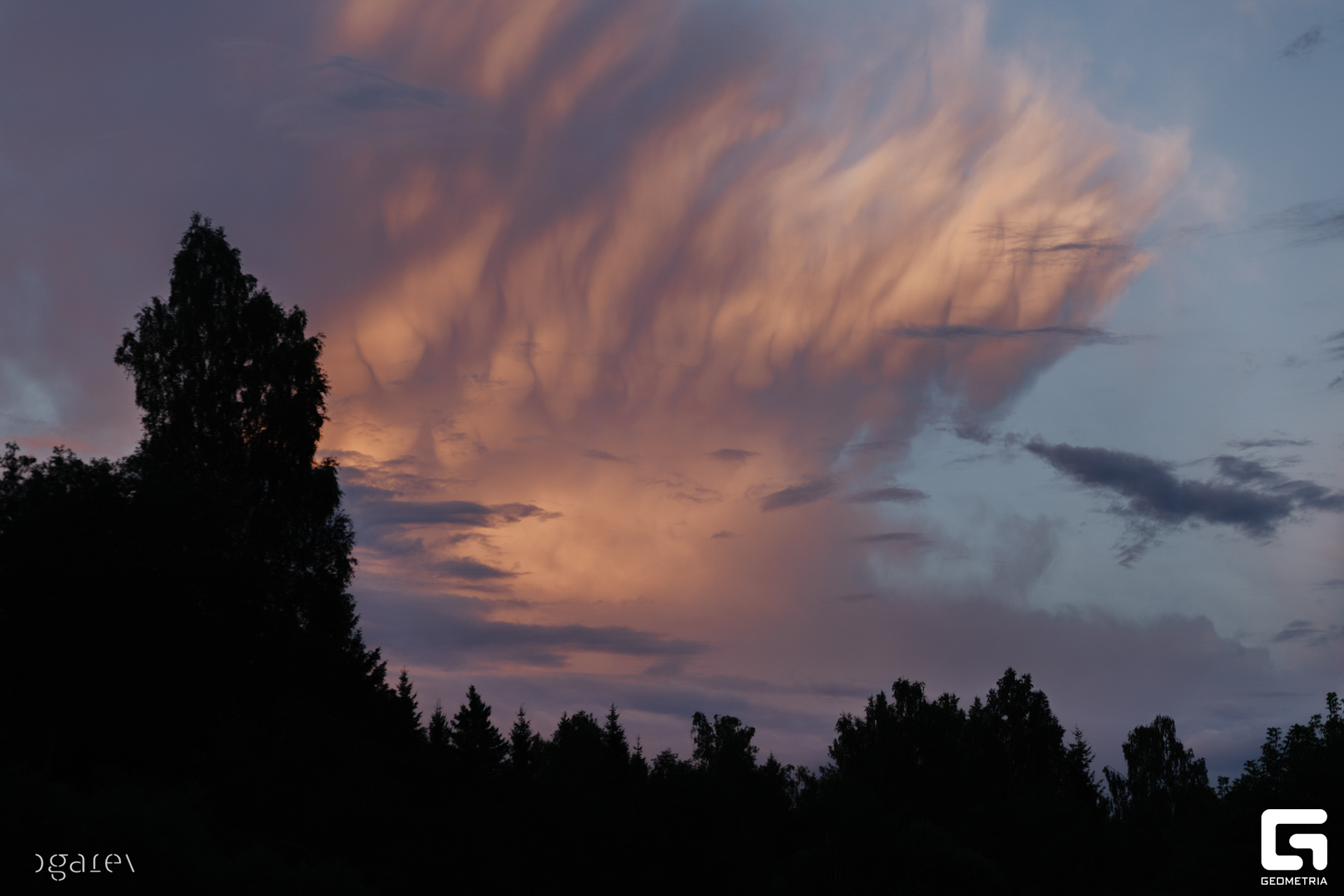 OUTLINE 2024-427-188.jpg