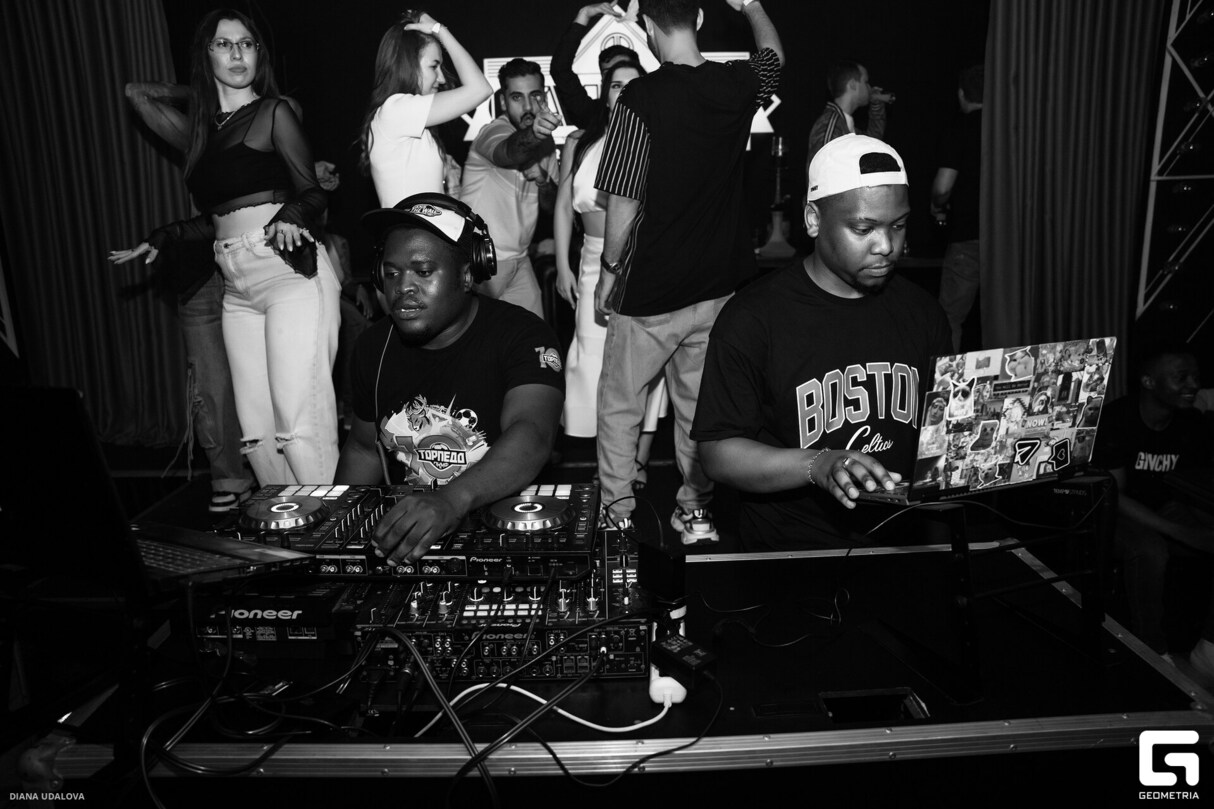 AFTER PARTY 11