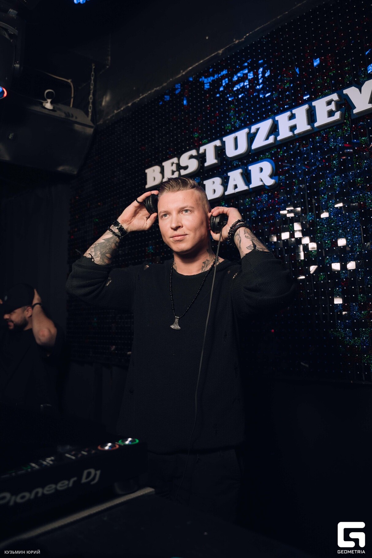 ПЯТНИЦА В BESTUZHEV BAR 7