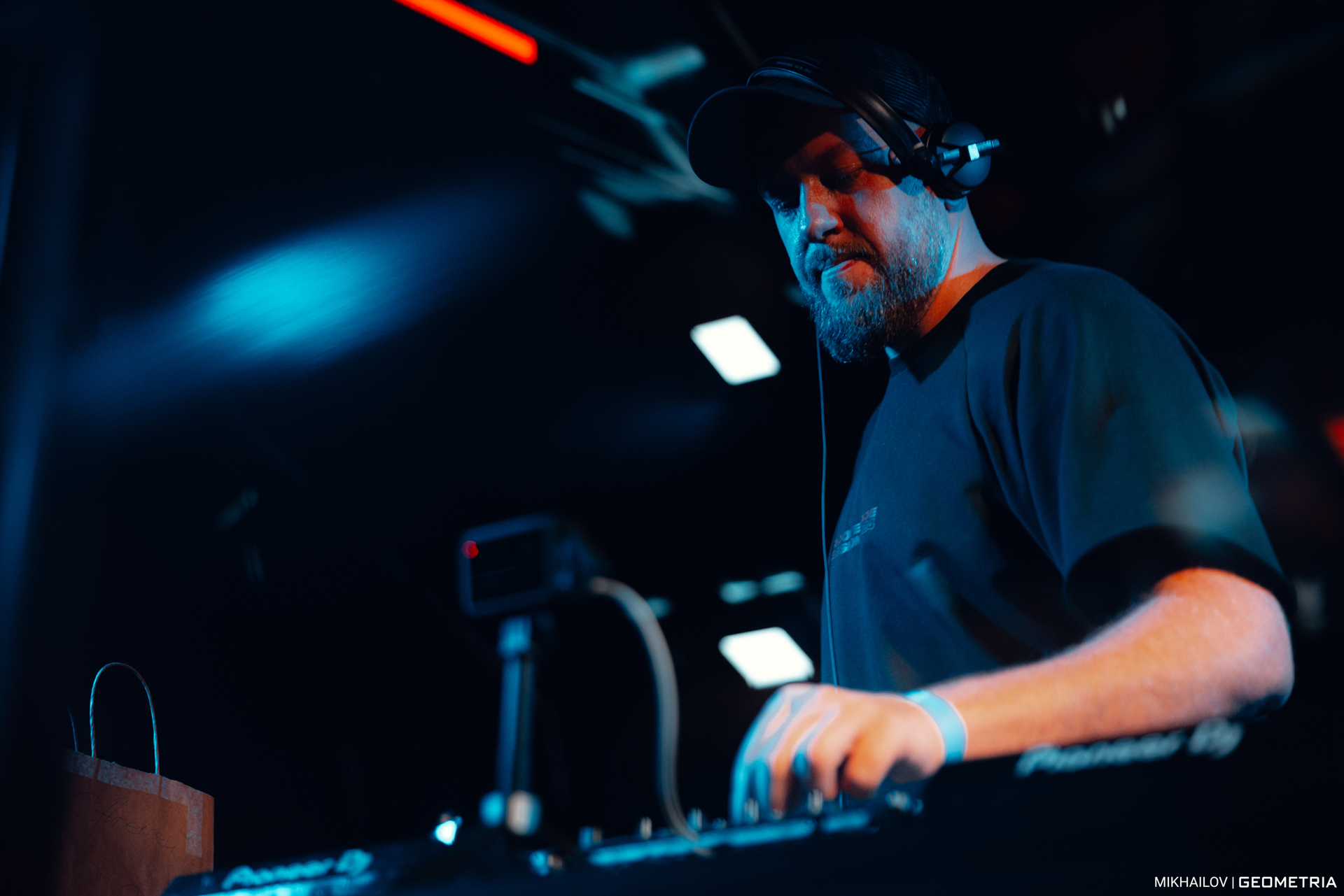 116-190425-2734 mikhailov-weblogo.jpg