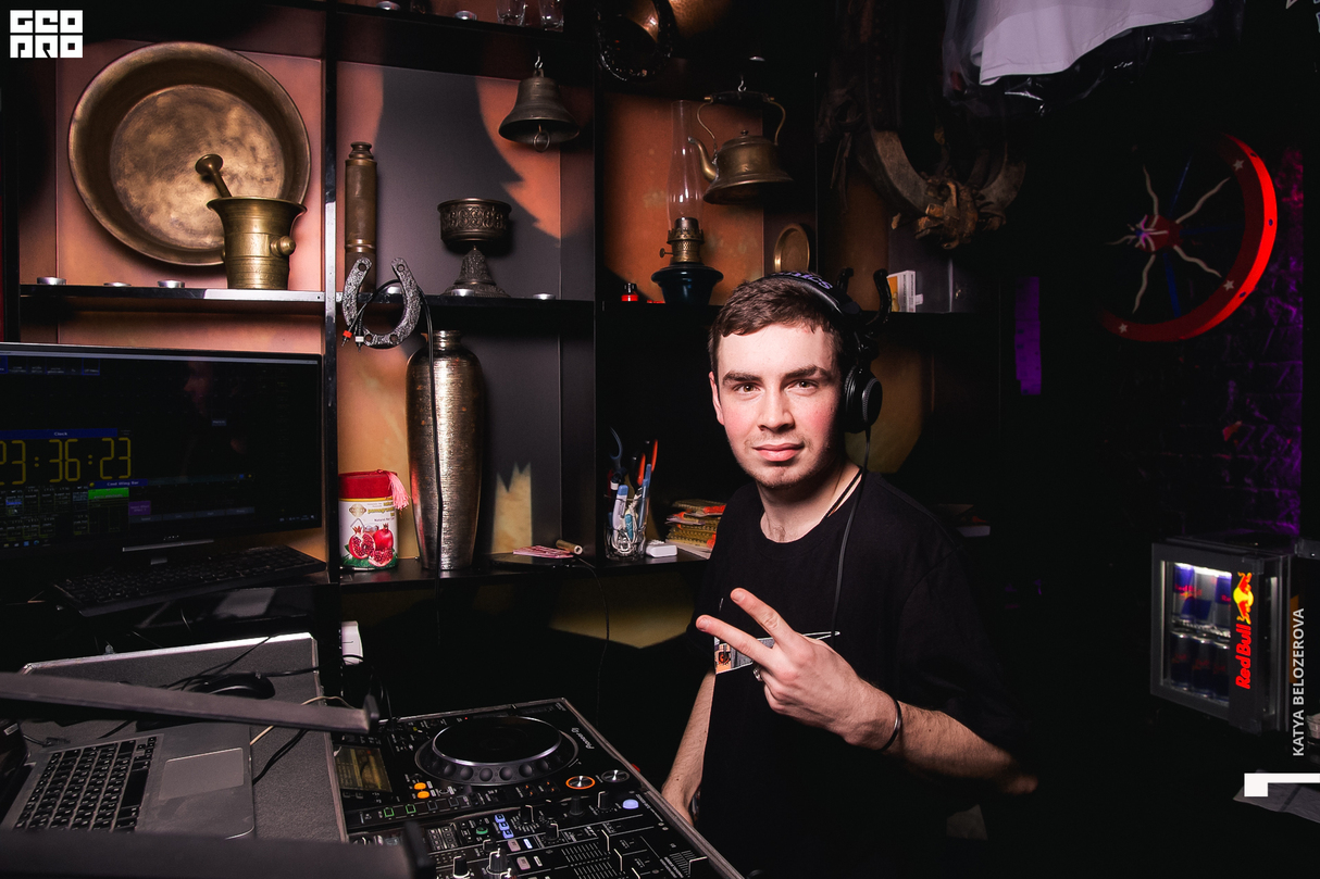 Friday party 25