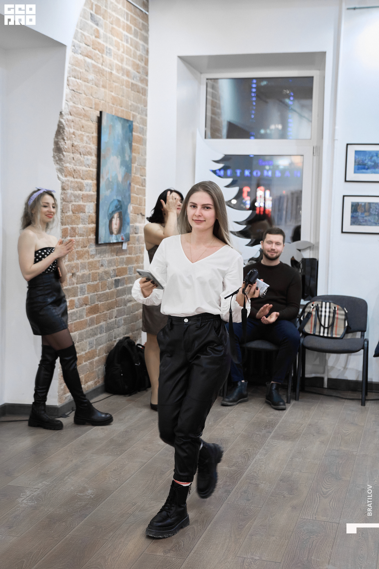 00098 - 2022-12-16 20.29.49 - Bratilov.jpg