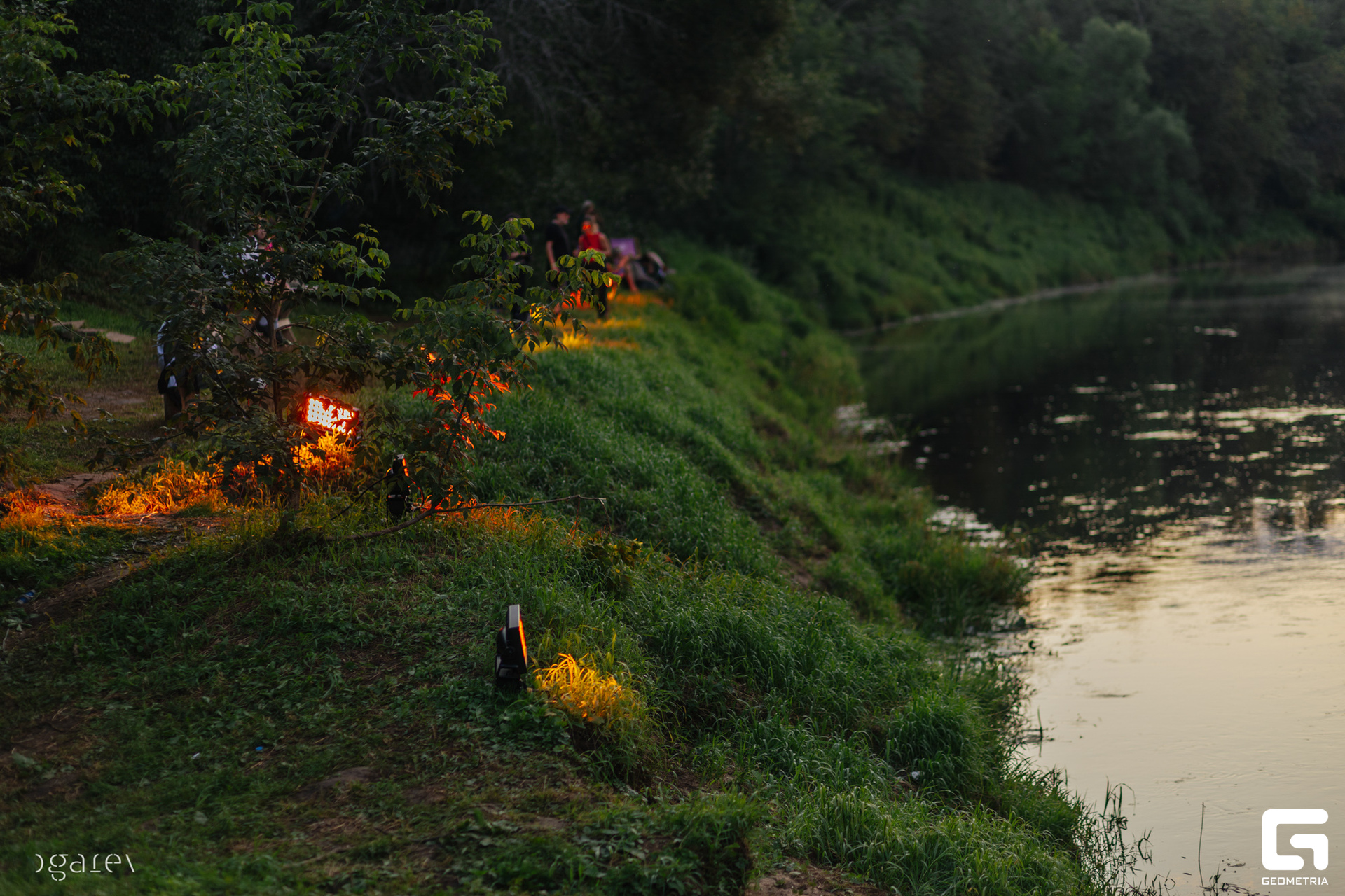 OUTLINE 2024-427-190.jpg