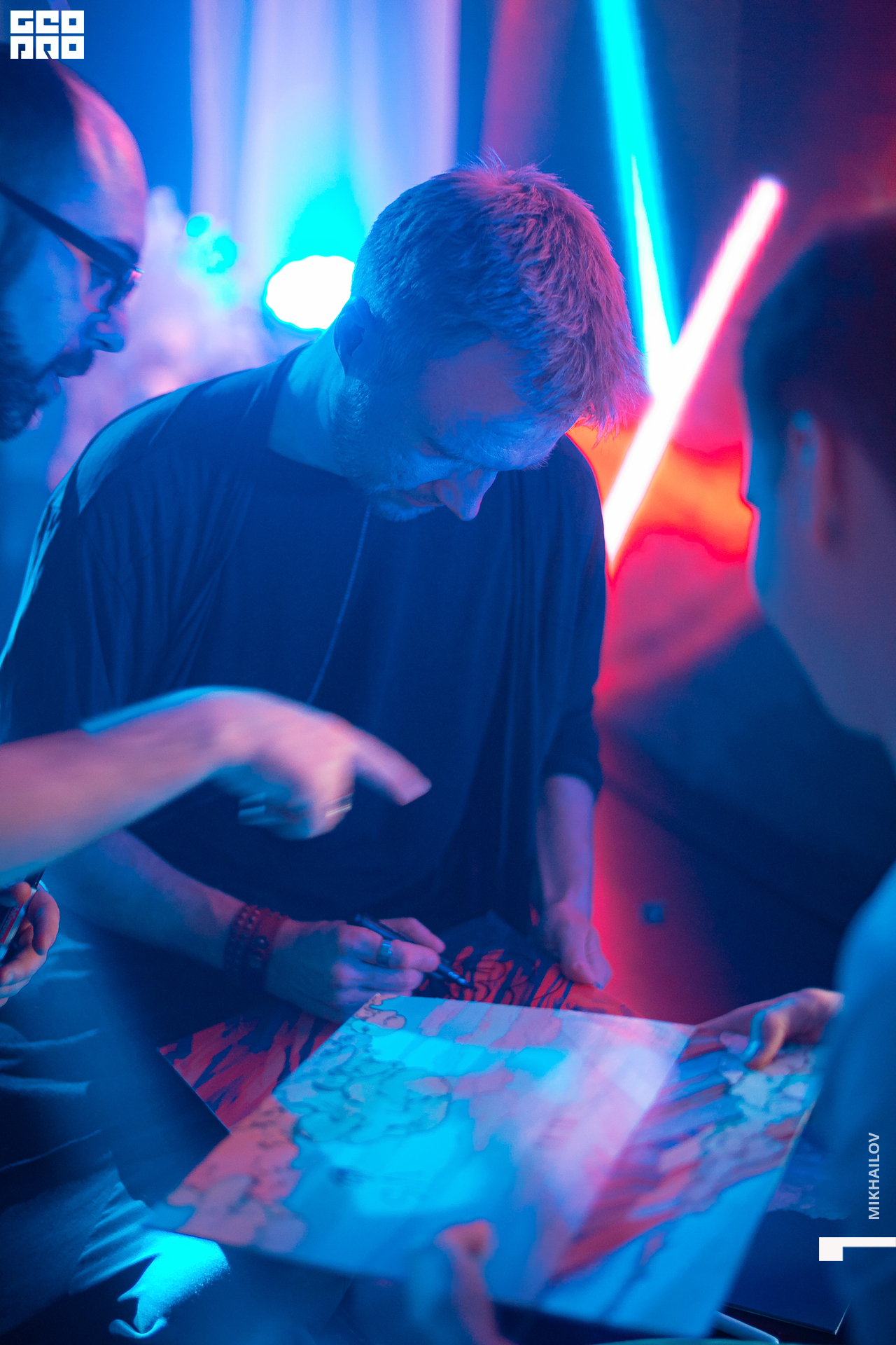 046-11-04-2021-01-18-We are - Mikhailov - 2560.jpg