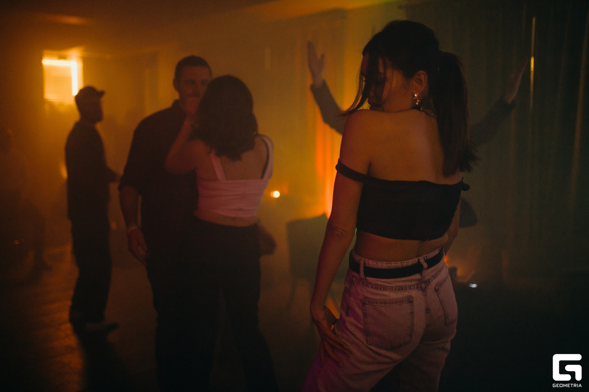 COME IN DA HOUSE 30