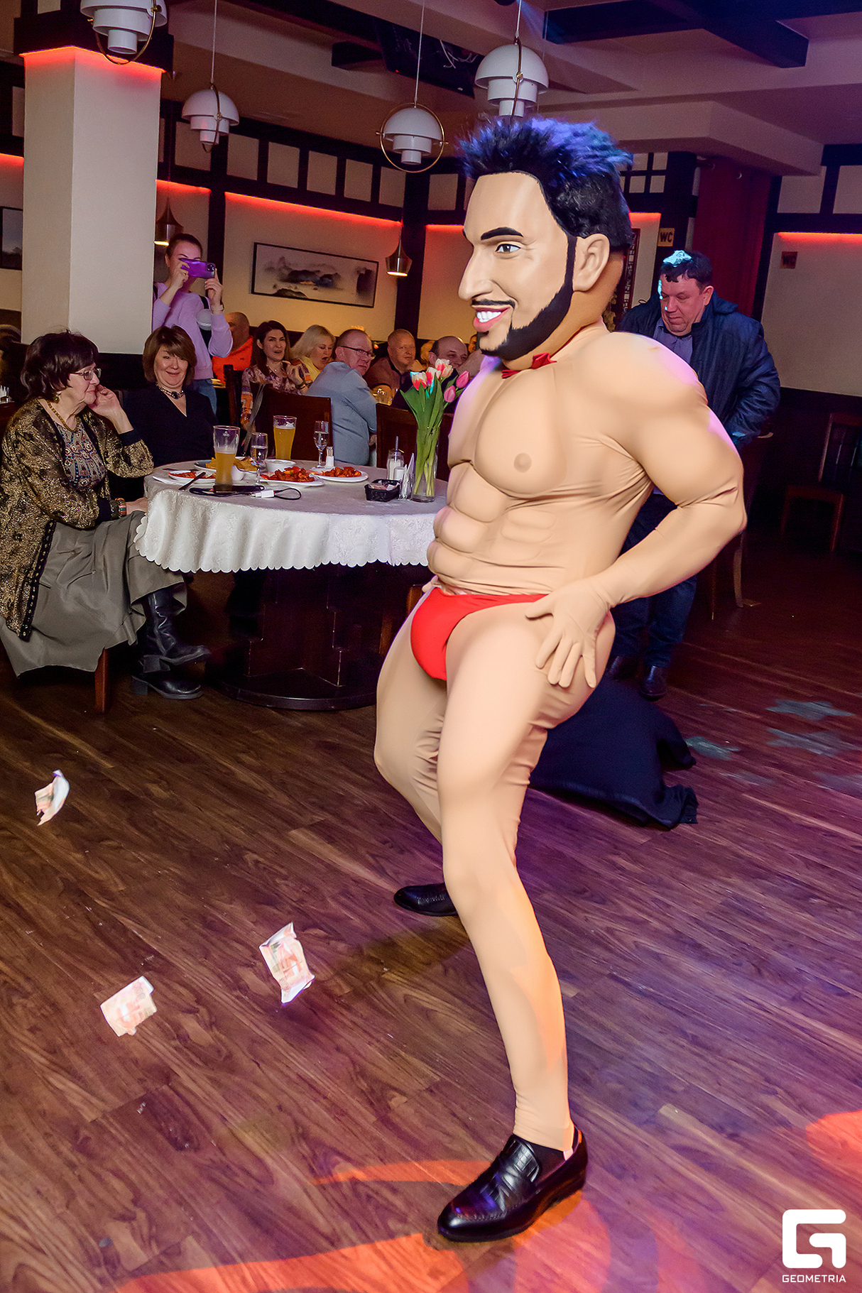 Праздник весны, красоты и нежности отметили в Sinlun cafe! 22