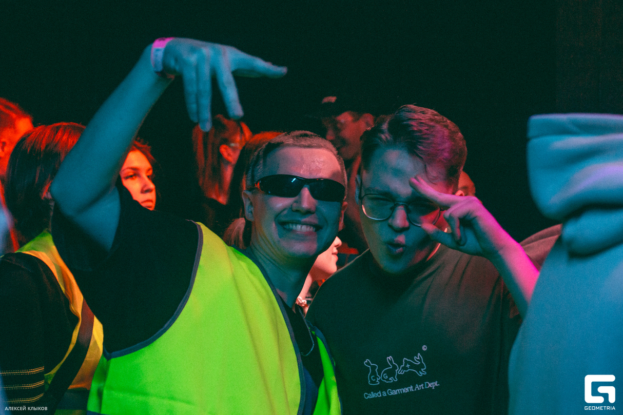 BACKSTAGE 14