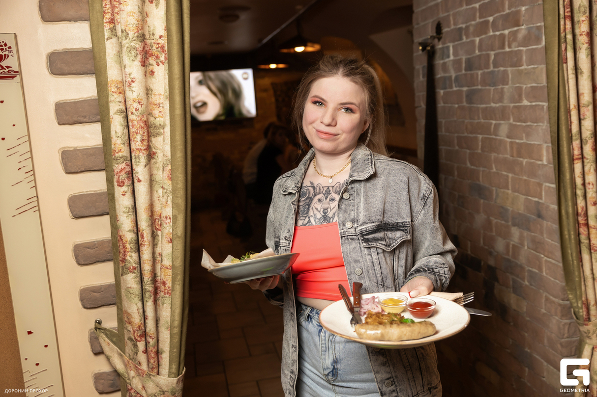 RUSSIAN GIRL в ресторане BIERHAUSE 24
