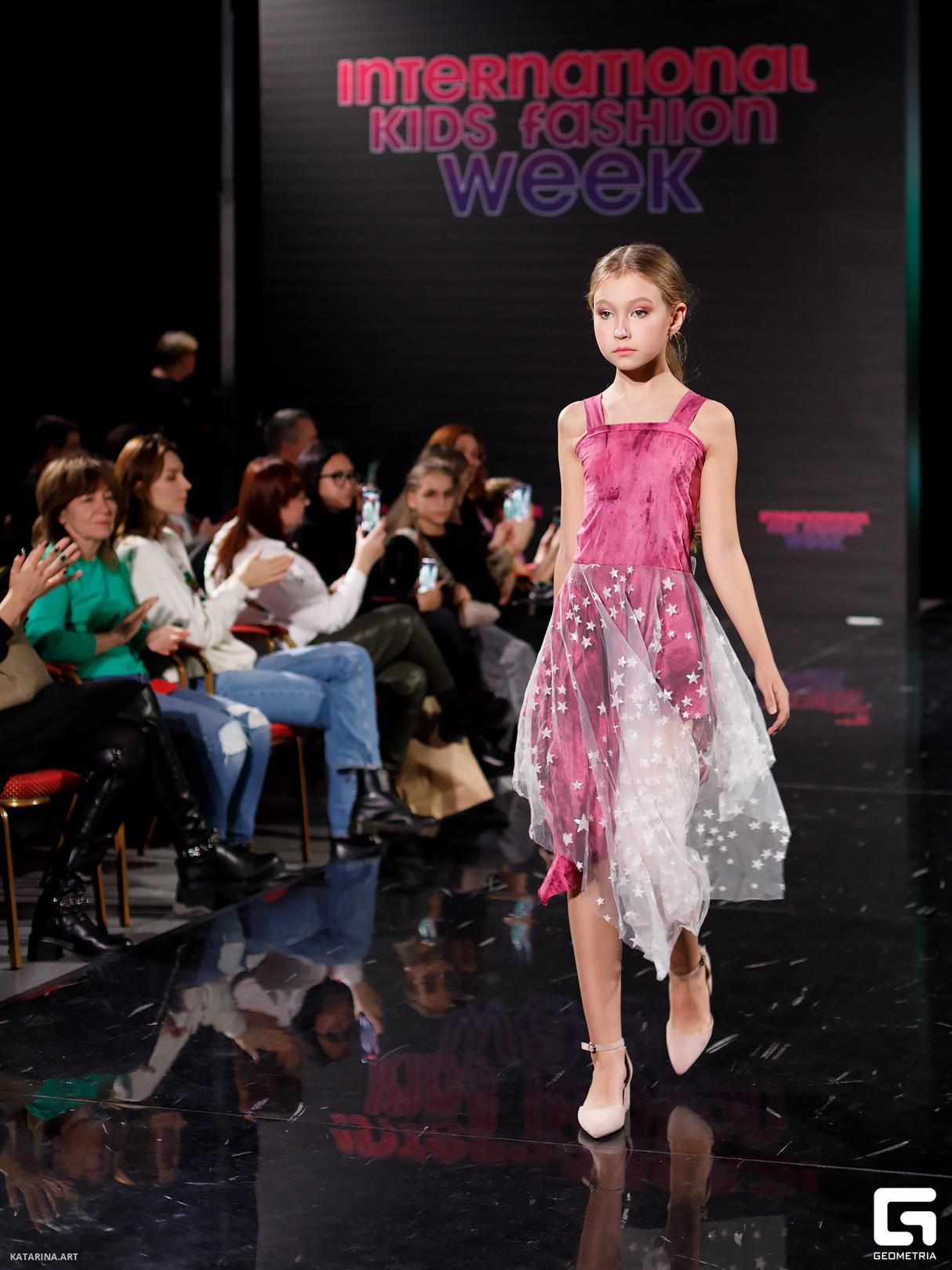 ШКОЛА КУТЮРЬЕ НА INTERNATIONAL KIDS FASHION WEEK 9