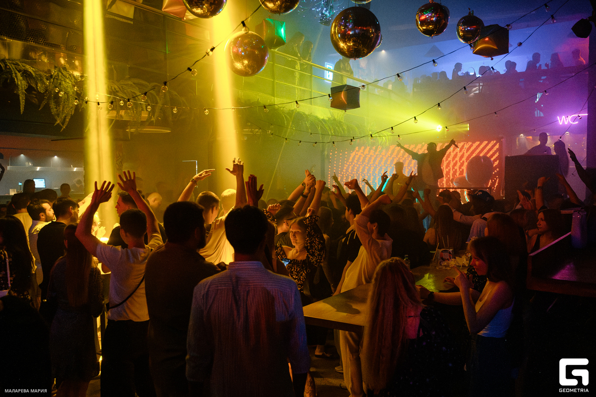 FUNKY PARTY 18