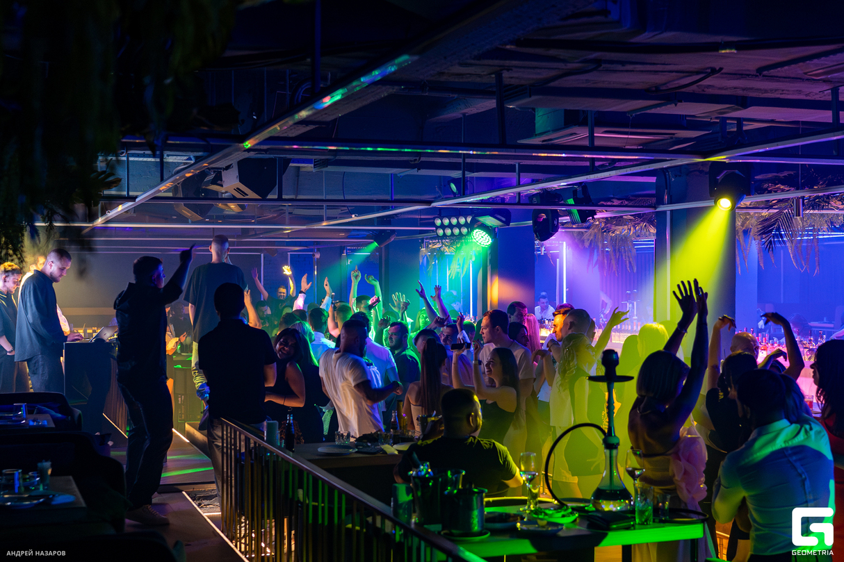 Saturday party 17