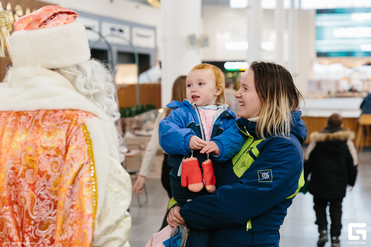 Новогодние ёлки в МЕГЕ 2024 24