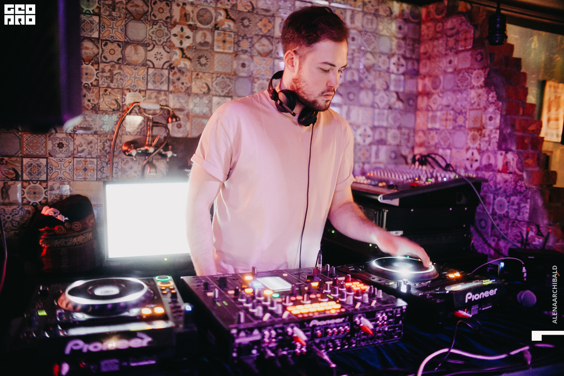 2021-04-09 22-31-27_alenaarchibald_018.JPG