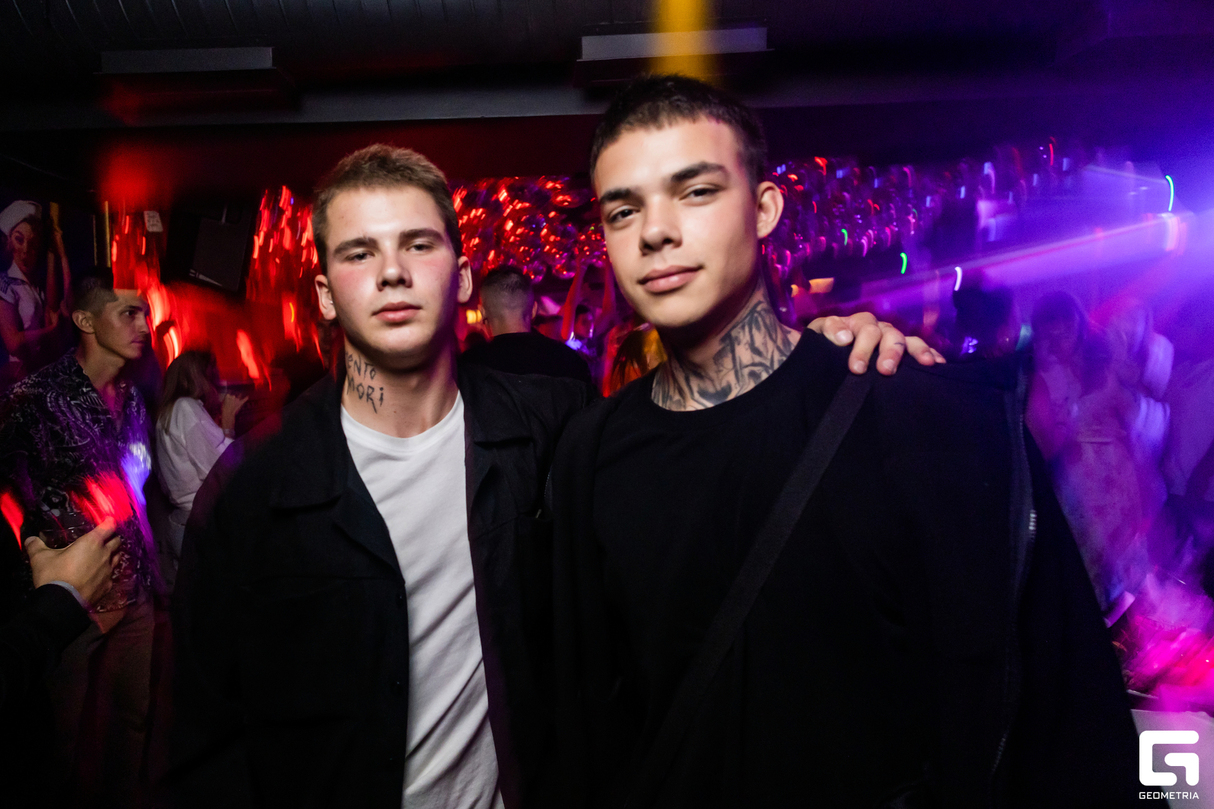 Saturday party 25