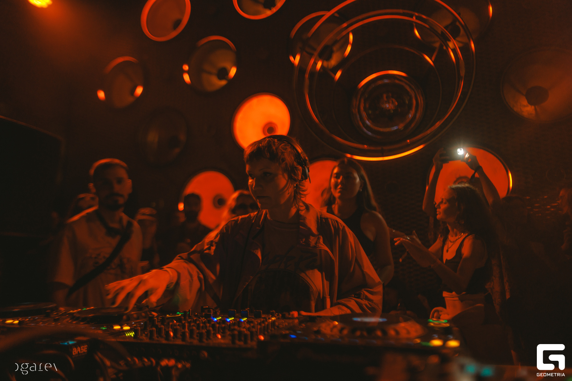 OUTLINE 2024-427-240.jpg