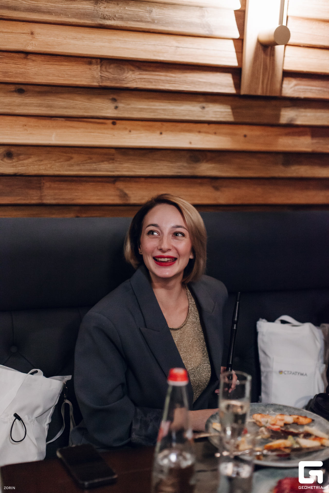 071-20-32-54-19-12-24- Zorin.jpg