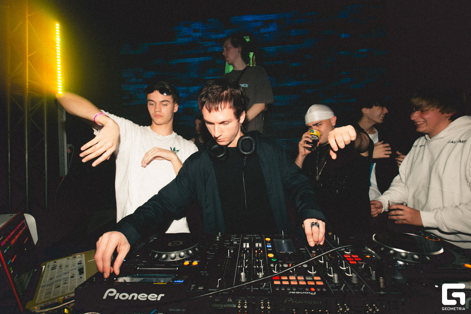 128 Repeat 21.10.jpg