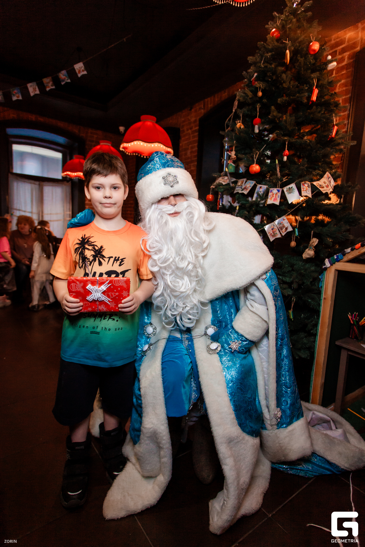 063-14-18-12-03-01-25- Zorin.jpg