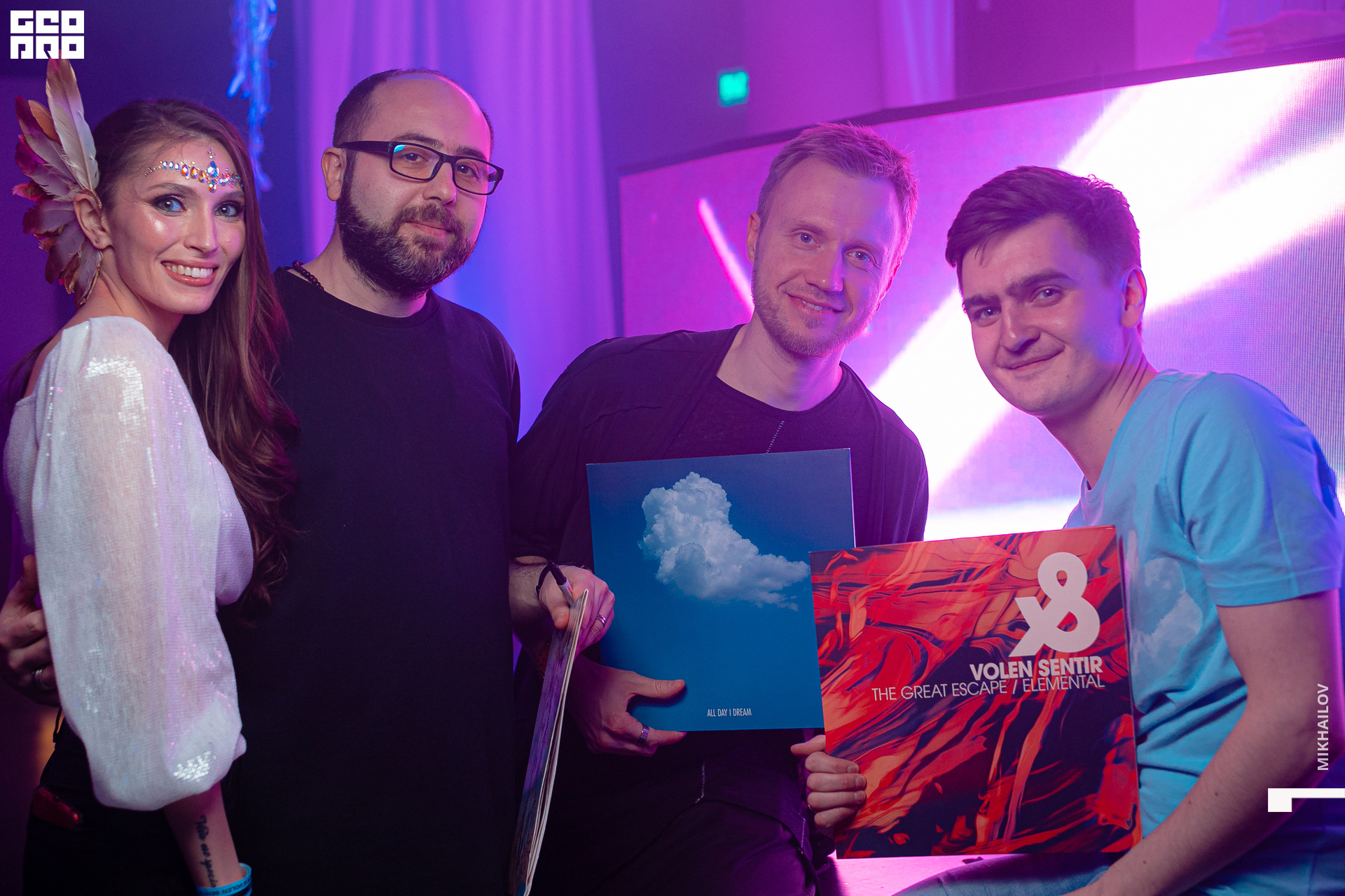 035-11-04-2021-01-18-We are - Mikhailov - 2560.jpg