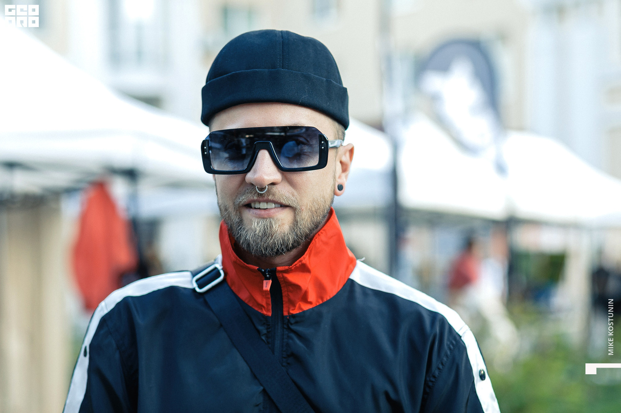 Salut! Big garage sale 28
