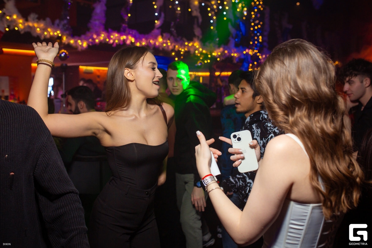 Saturday Night 16