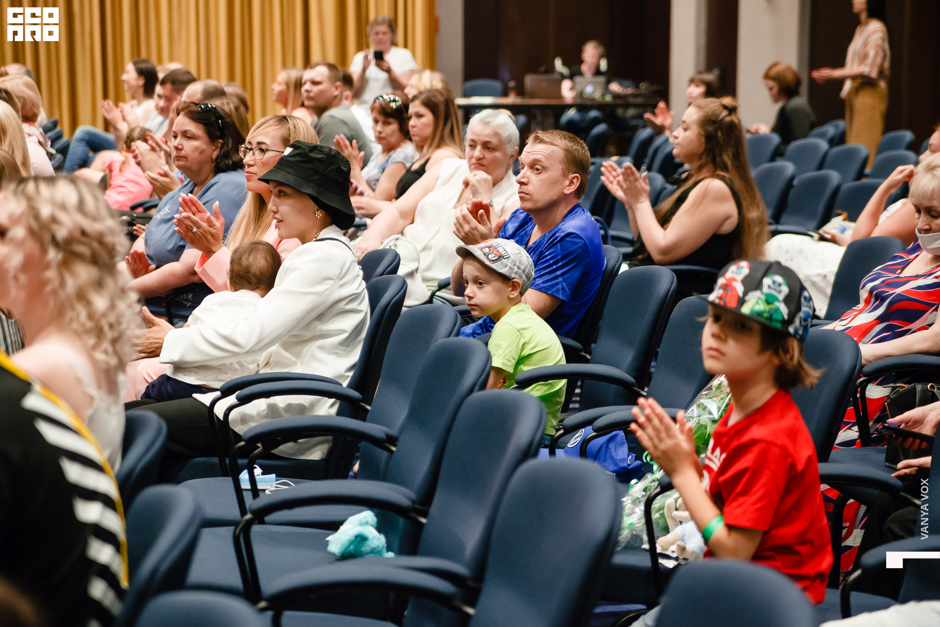 2021-05-23 16-00-00 vox_202.jpg