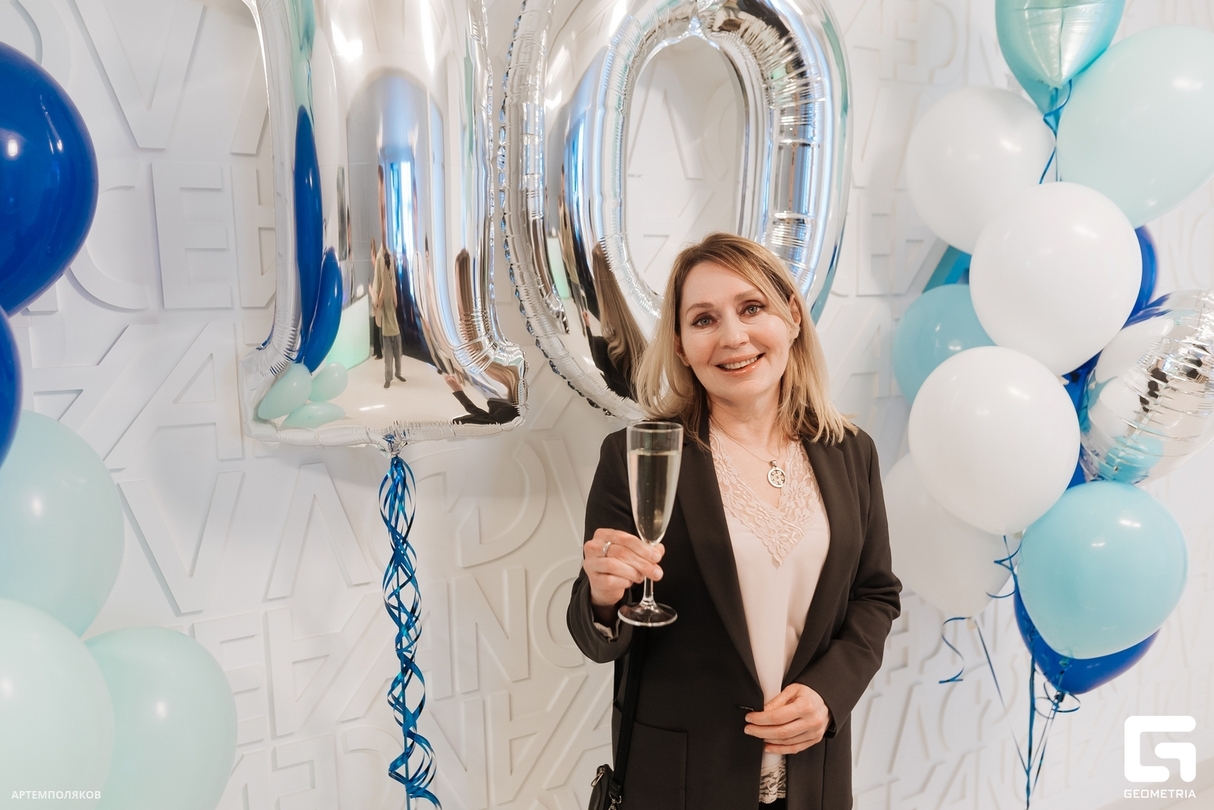 ADVANCE 10 ЛЕТ! 24