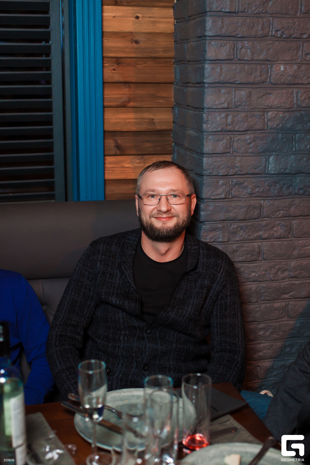 056-20-17-57-28-12-24- Zorin.jpg