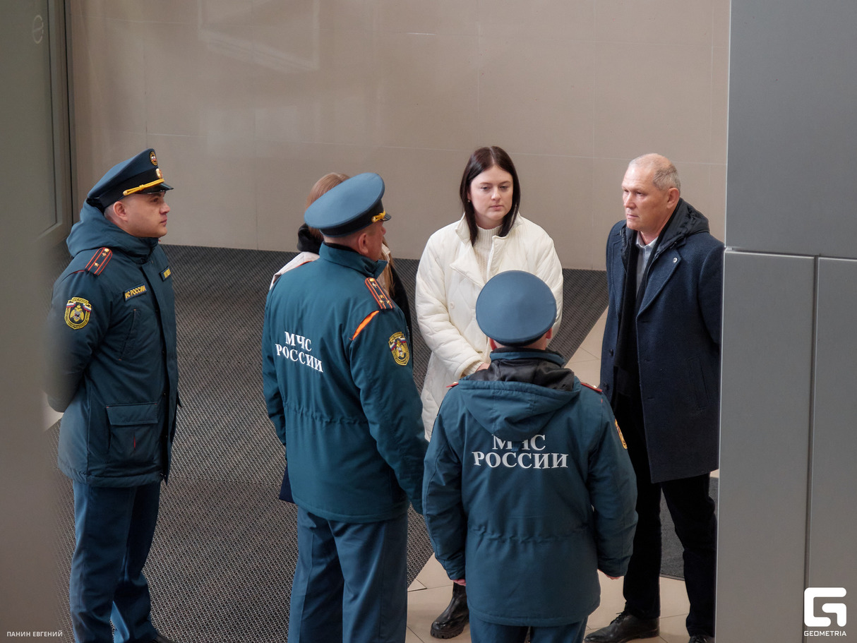 Контрольно-проверочные пожарно-тактические учения с эвакуацией людей из здания ТРЦ "Фестиваль" 7