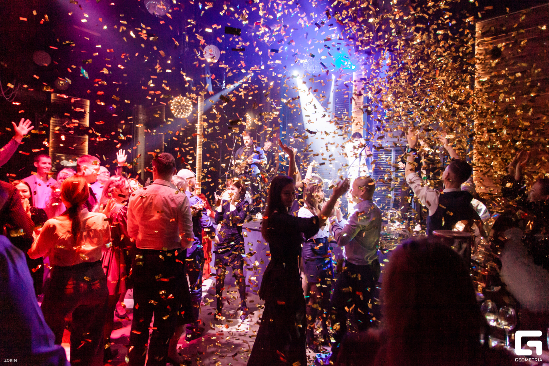 183-00-57-31-01-01-25- Zorin.jpg