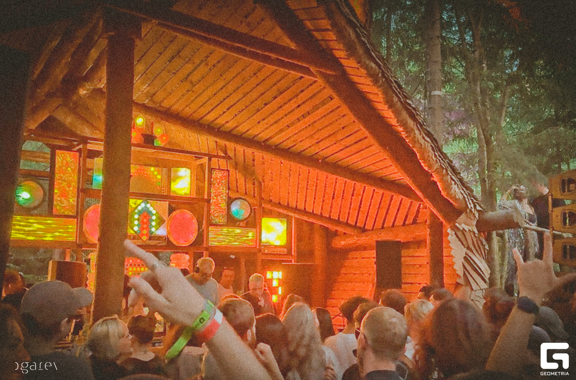 OUTLINE 2025-172.jpg