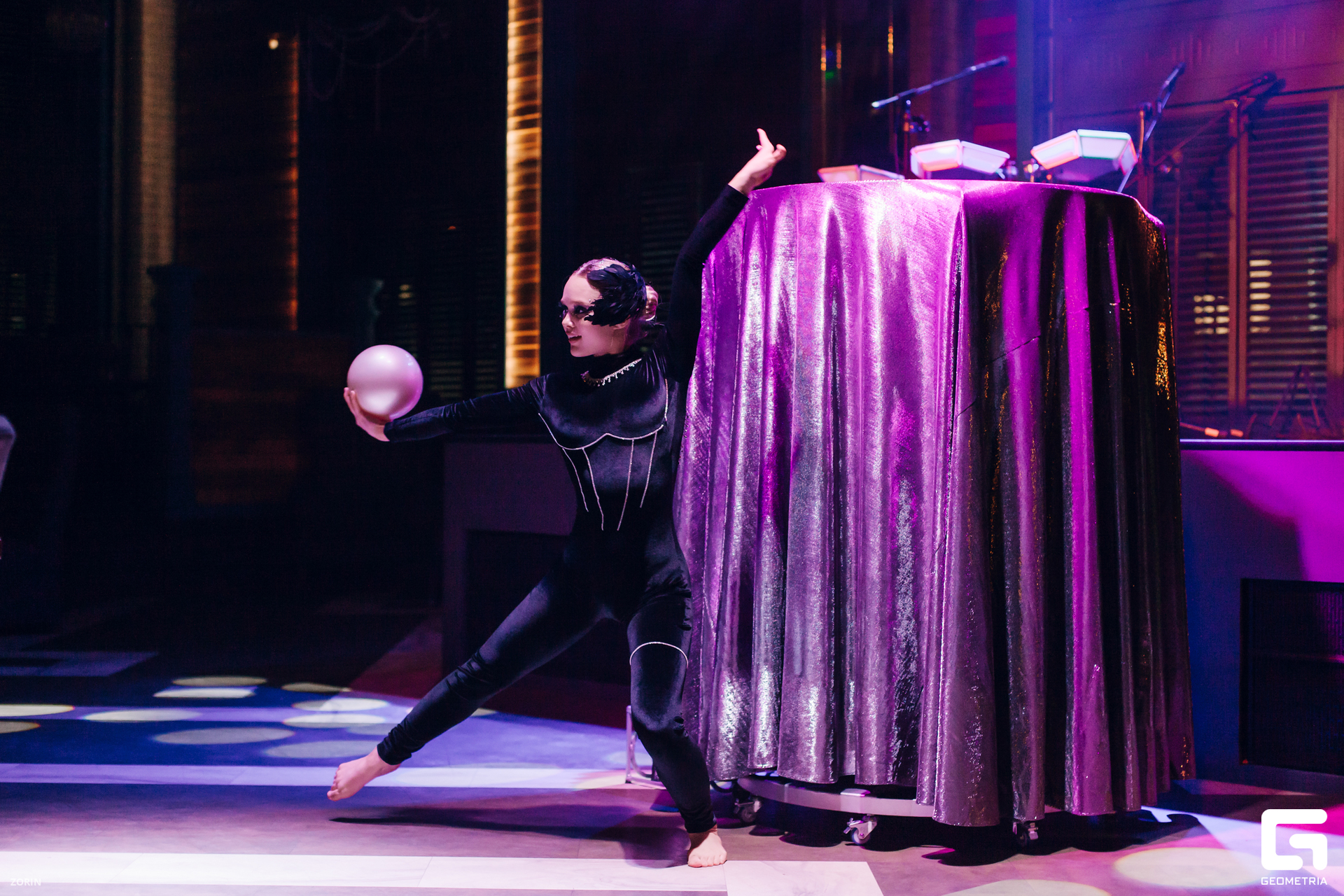 039-20-10-14-18-12-24- Zorin.jpg