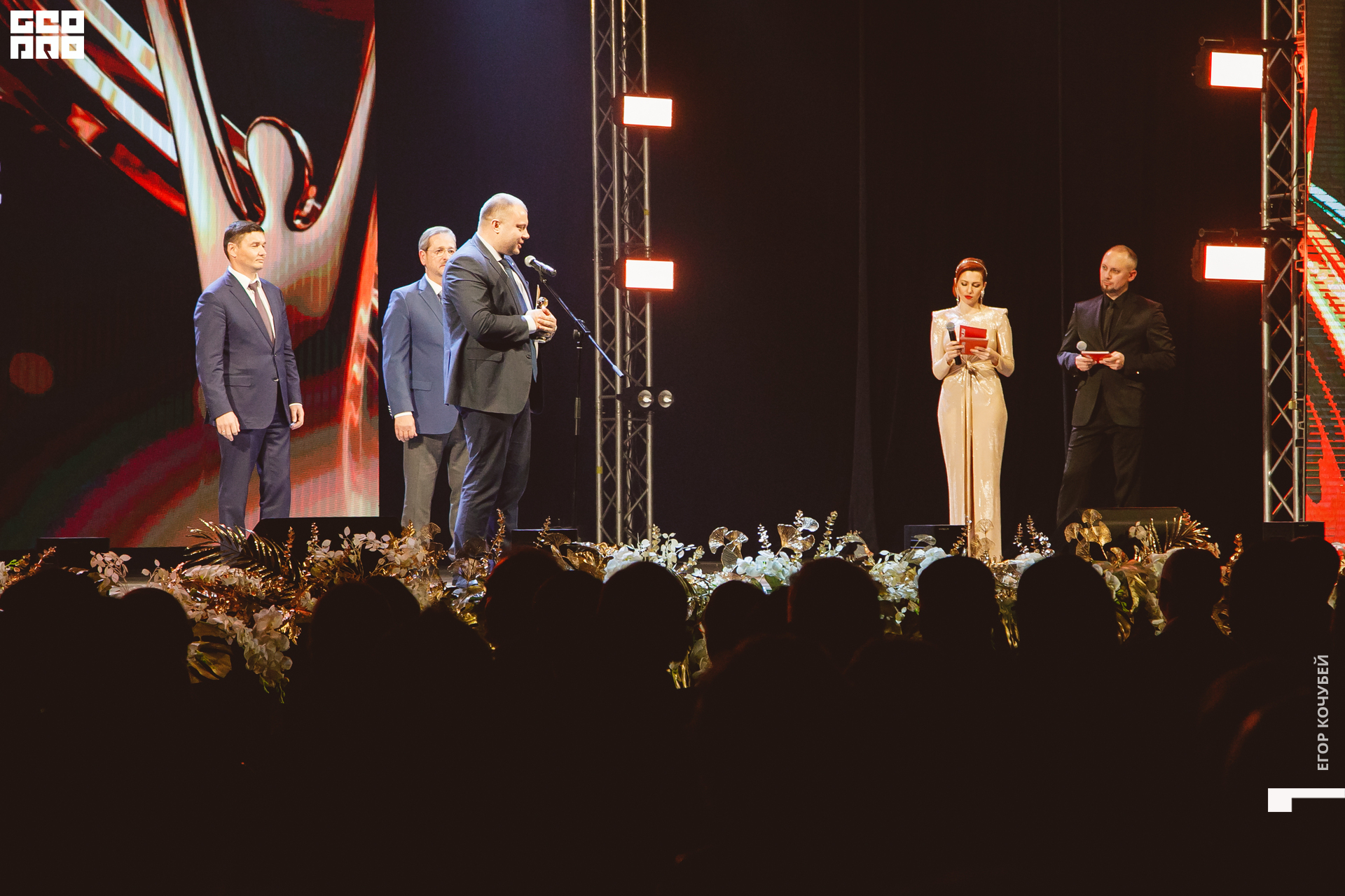 228   120422  230405 .jpg