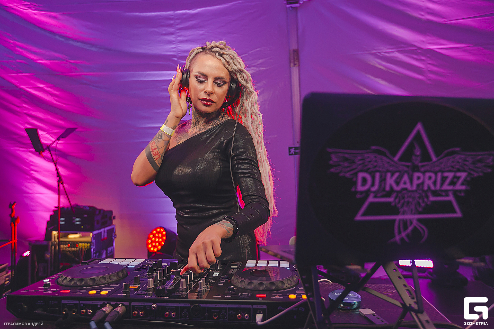 248 Red Arena 8. 02.jpg