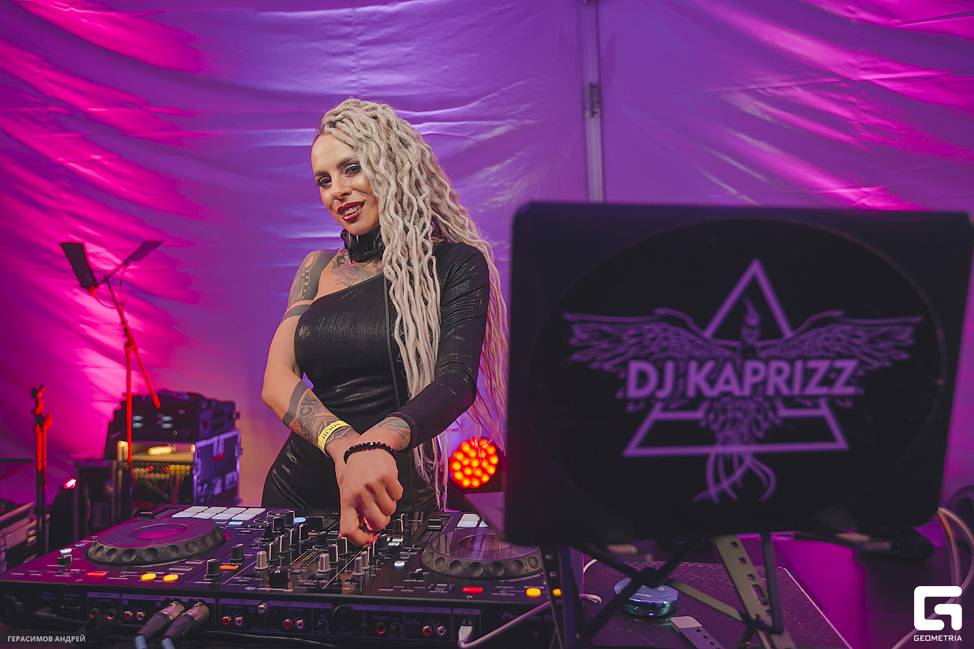 263 Red Arena 8. 02.jpg