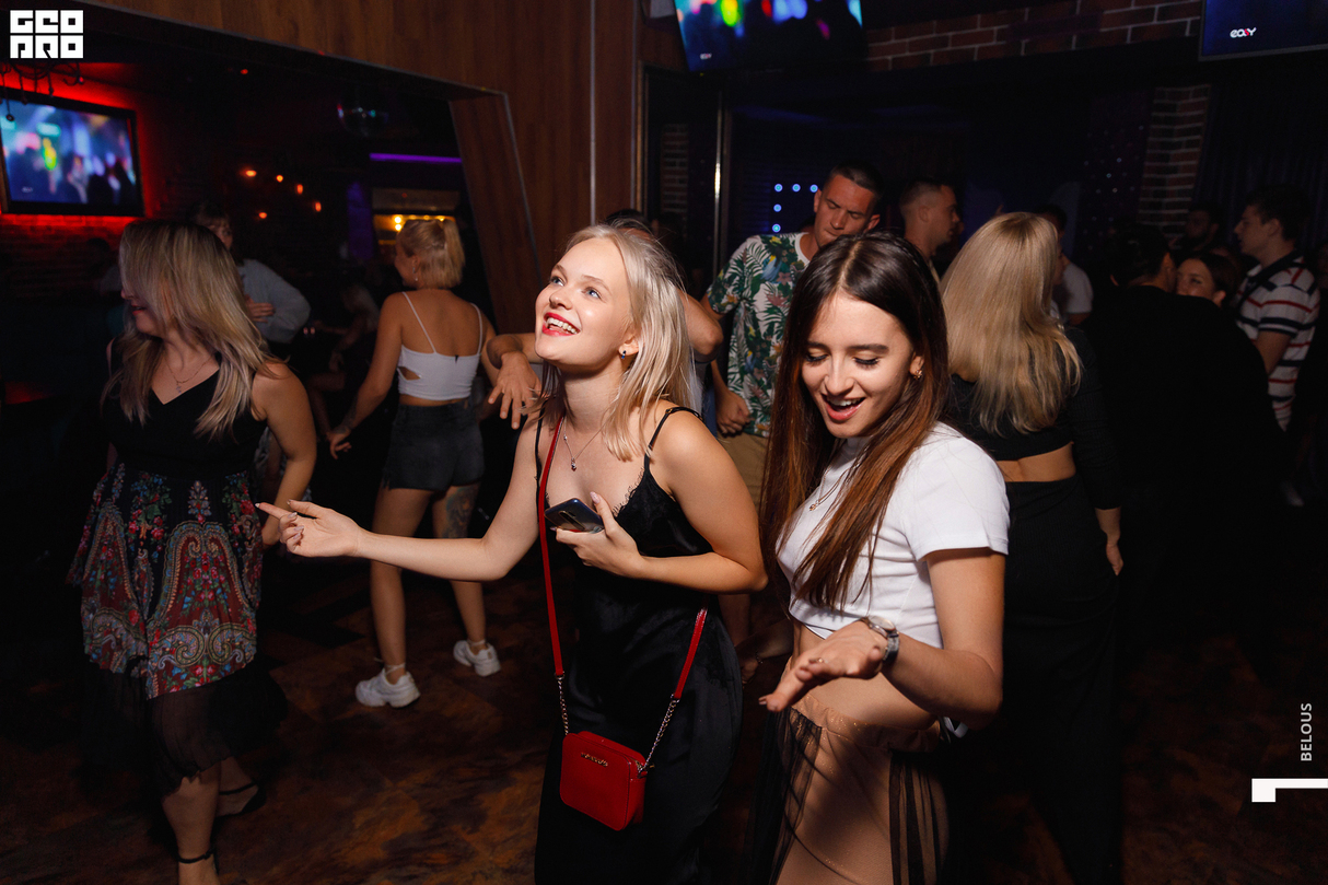 Friday party 19