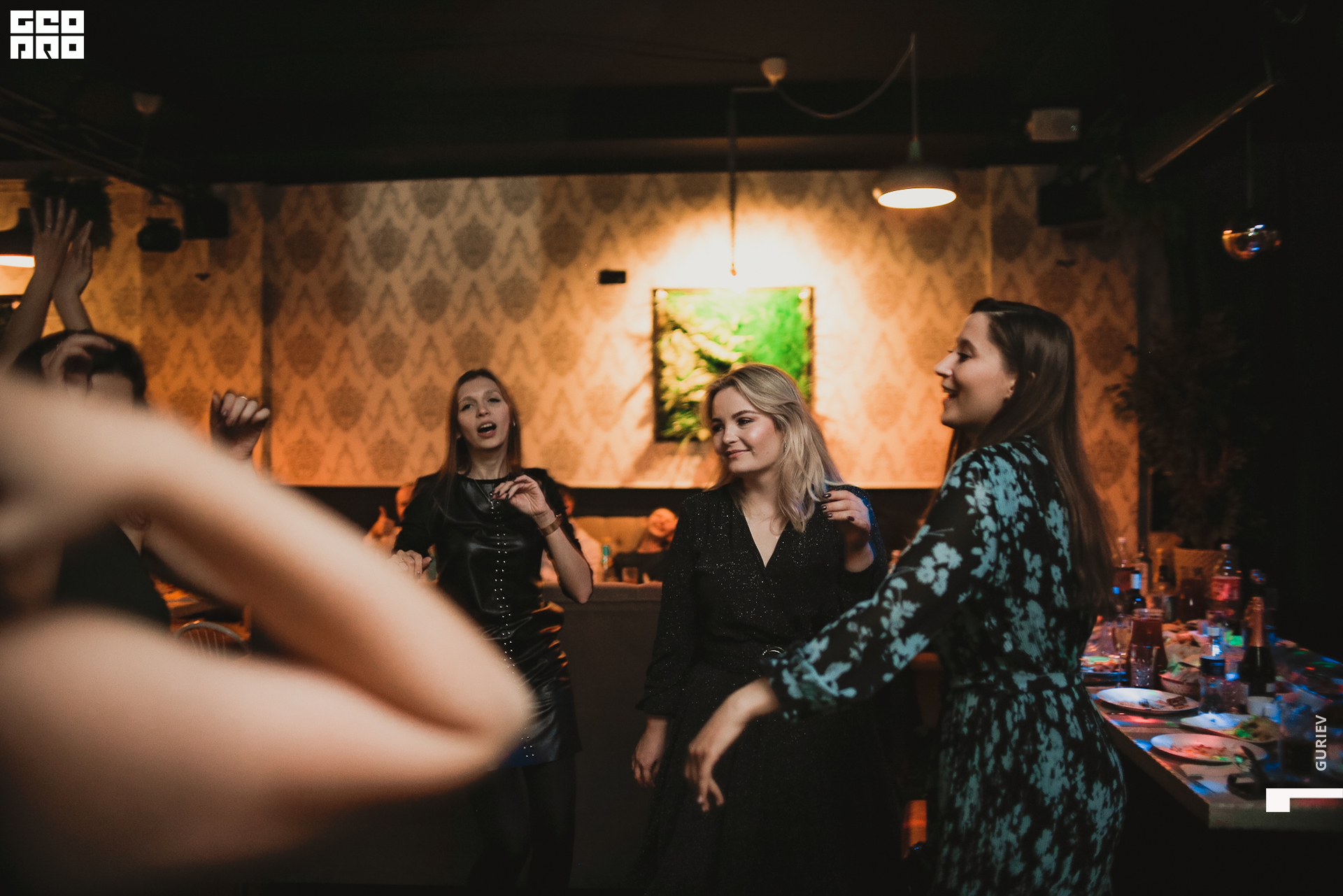 alphaSHOT prime100000-100110.jpg