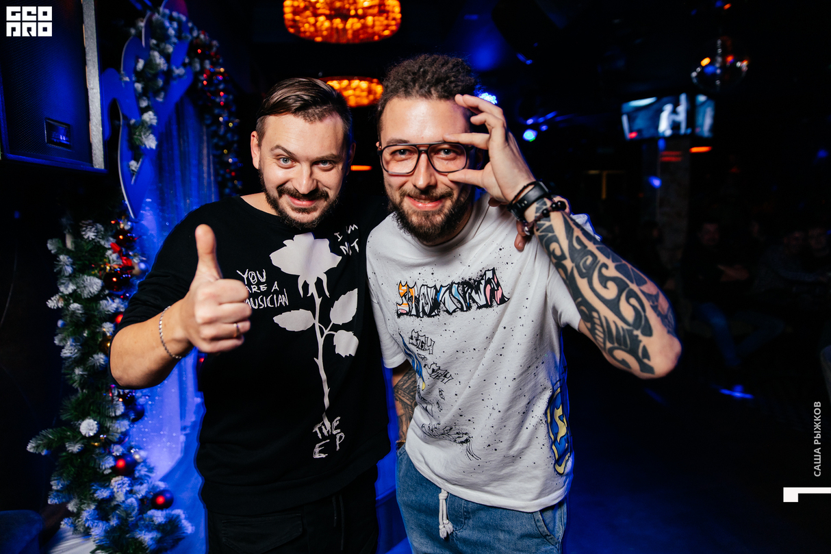 Saturday party 25